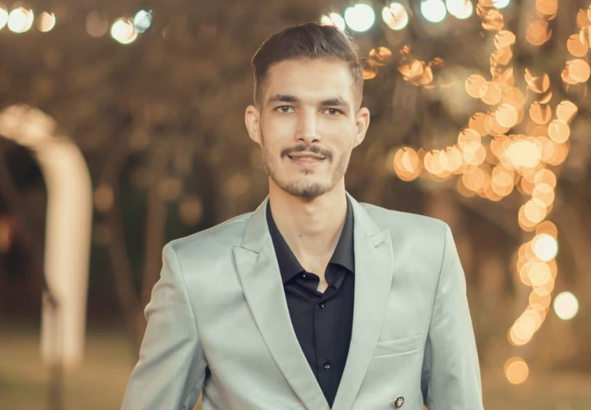 مؤمن حسن النيلي 